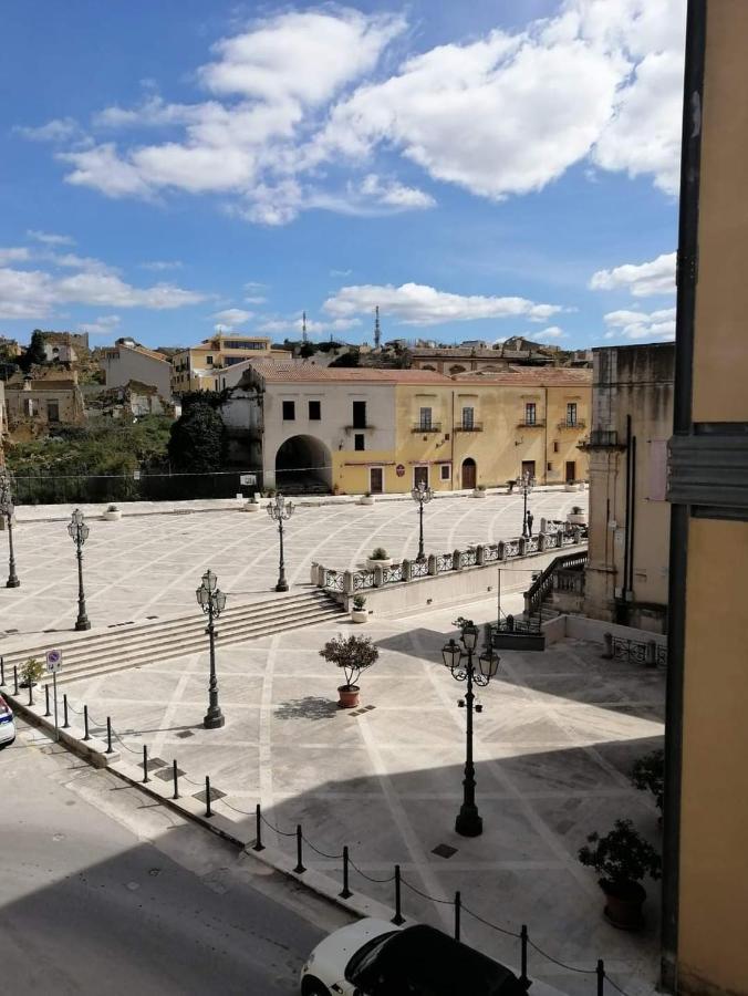 Montalbano House - Casa Vacanze Santa Margherita di Belice エクステリア 写真